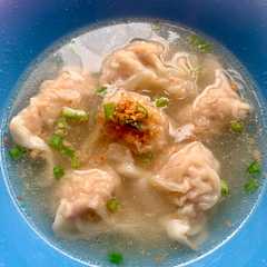 A picture of Pangsit Kuah.
