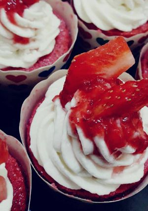 A picture of Strawberry Cup Cake(eggless).