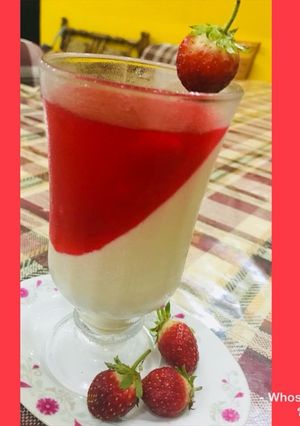 A picture of Whosayna’s Strawberry Pinnacotta.