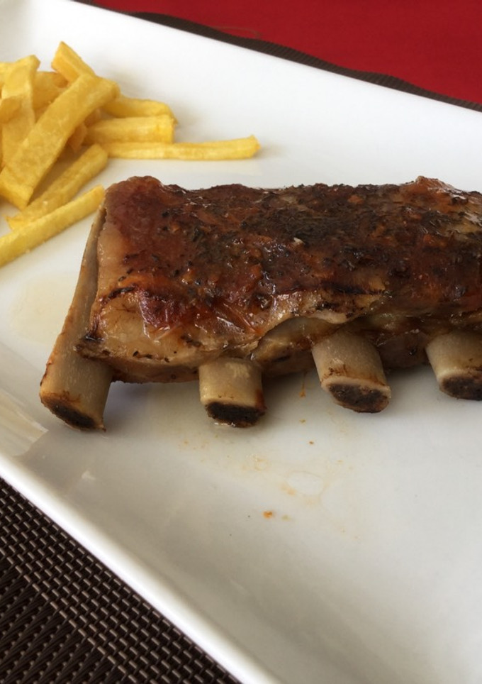 Una foto de Costillas al estilo americano en olla lenta