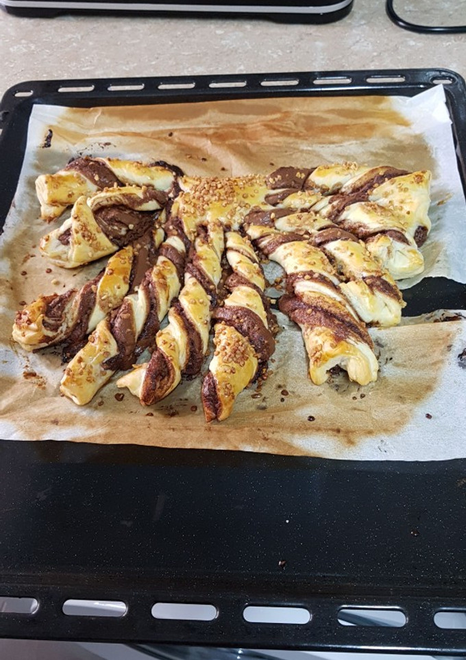 Una foto de Trenza de hojaldre y nocilla