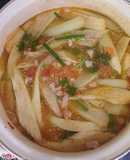 Canh chua thịt bằm nấu mùng