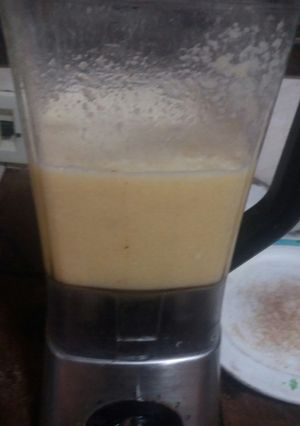 Una foto de Licuado de banana, manzana y naranja