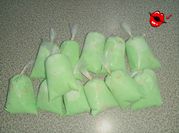 Una foto de helado de limón con leche condensada