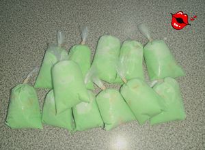 Una foto de Bolis gourmet de pay de limón