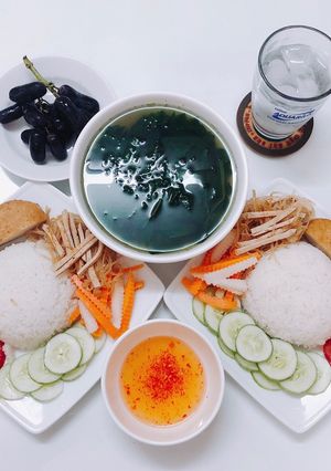Hình của món Cơm tấm bì chả chay.