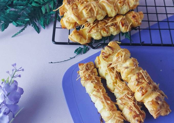 Resep Cheese Roll Super Sederhana Dengan Puff Pastry Instan Oleh