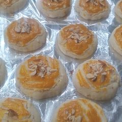 A picture of Naan khatai.