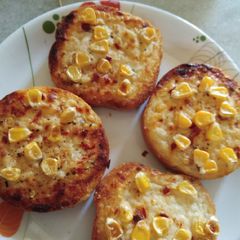 A picture of Corn cheese garlic bread.