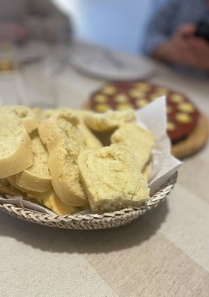Una foto de Pan grande en panetera