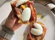 A picture of tomato egg on toast