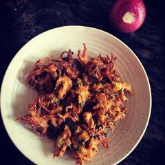 A picture of Besan ke pakora.