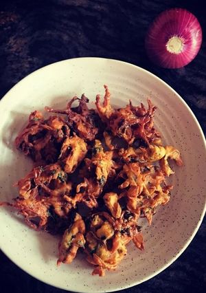 A picture of Besan ke pakora.