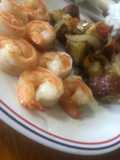 Papas salteadas con camarones con ajillo