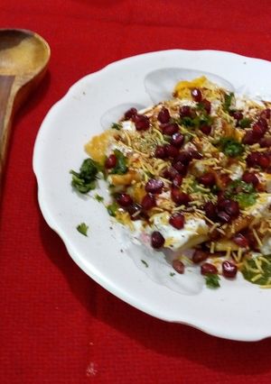 A picture of Tikona nimkee chat.
