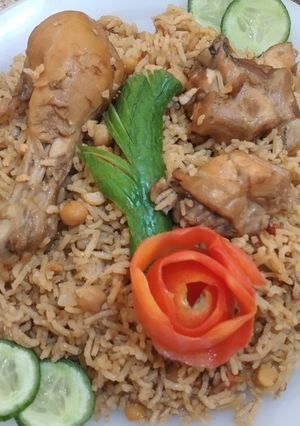 A picture of Chicken Yakhni Pulao.