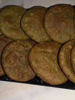 हरी कचौड़ी चना दाल की (Hari kachori chana dal ki recipe in hindi) रेसिपी मुख्य फोटो