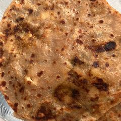 A picture of Alu paratha.