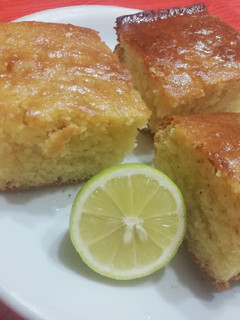 Una foto de Queque de limón 🍋