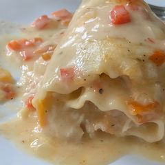 A picture of Chicken lasagna rolls.