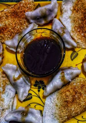 সিদ্ধ পিঠে ও ছিলকা(siddho pithe o chilka recipe in bengali) রেসিপির প্রধান ছবি