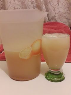 Una foto de Agua de melón y guayaba