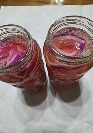 Una foto de Cebolla morada (encurtido)