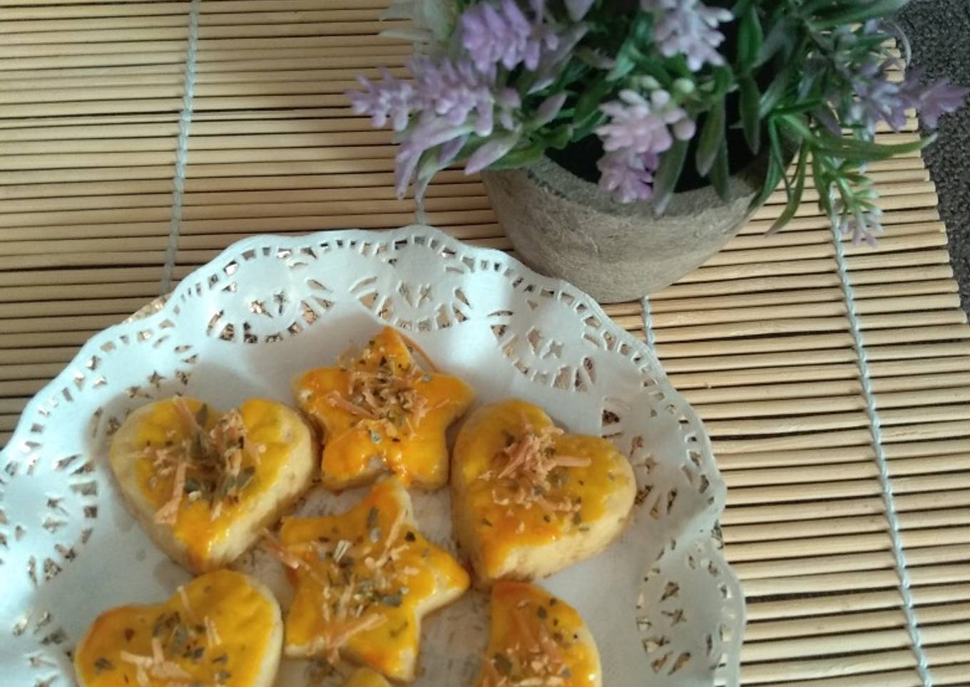 Garlic cheese cookies