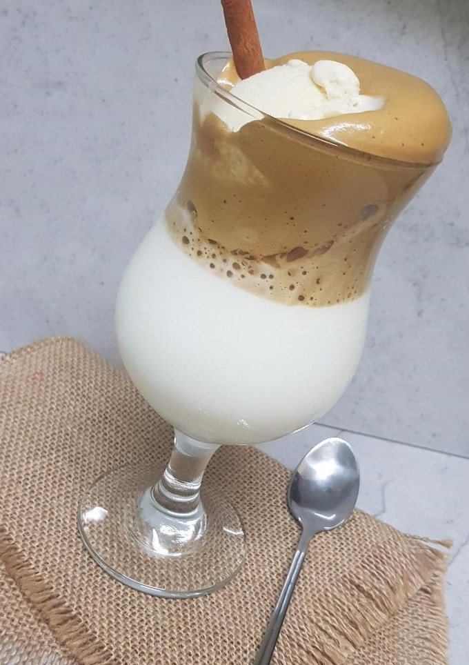 A picture of Dalgona Coffee.