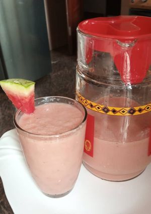 A picture of Banana and Watermelon Milkshake/Smoothie.