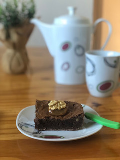 Una foto de Brownie con nueces y dulce de leche