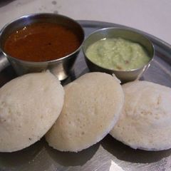 A picture of Idli sambar.