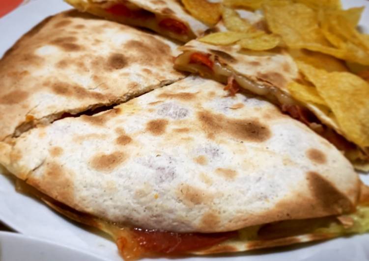 Quesadillas ibéricas con tomates cherry