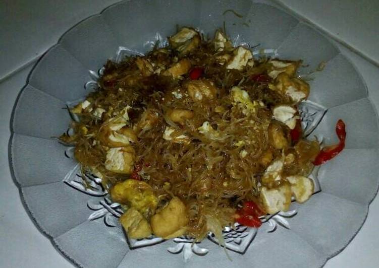 Bagaimana memasak Bihun Goreng Lezat