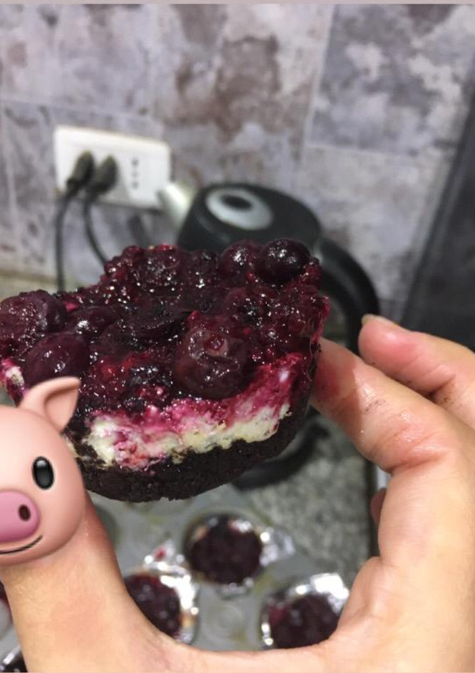 Una foto de Cheesecake de oreo y berries
