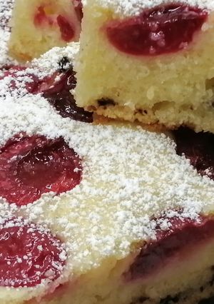 Grízes pite sült cseresznyével recept fotója