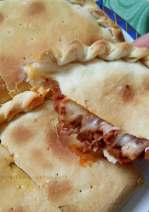 Foto resep Calzone (Pizza berbentuk Pastel)