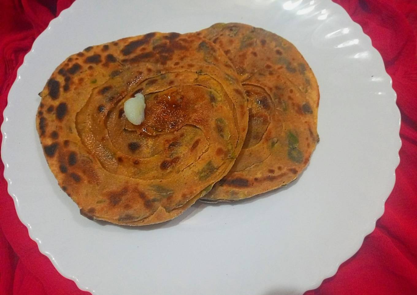 Achari methi laccha paratha