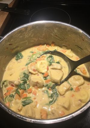 Foto resep Chicken Alfredo Tortellini Soup