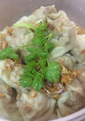 รูปของ เกี๊ยวหมูลวก