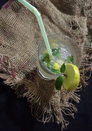 લેમન ફુદીના મોકટેલ (Lemon Mint Mocktail Recipe In Gujarati) રેસીપી મુખ્ય ફોટો