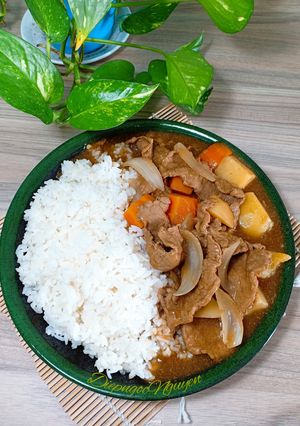 Hình của món Cơm cà ri bò Nhật Bản.