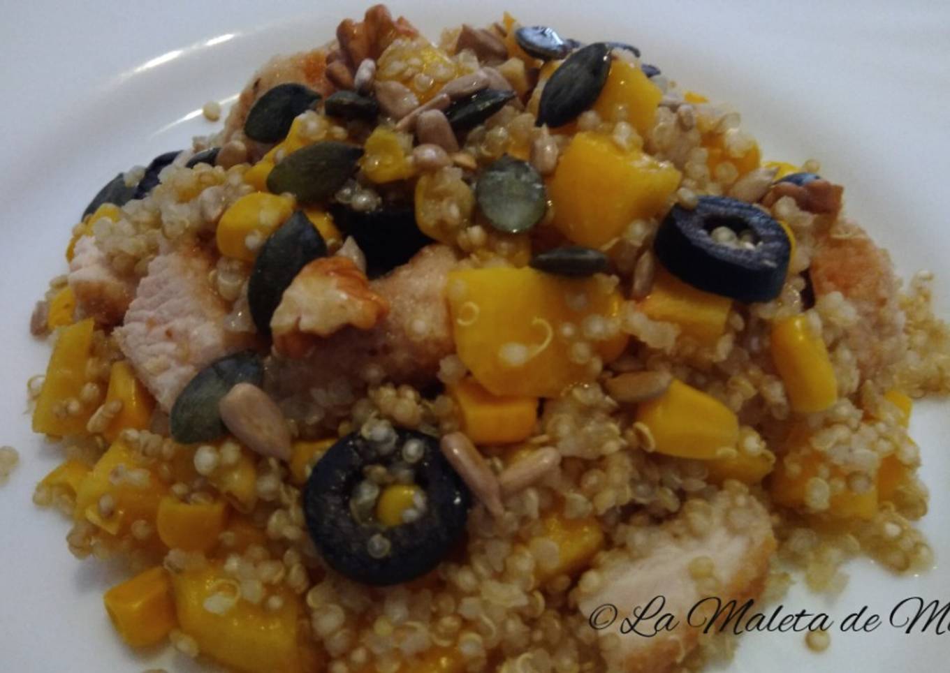 Ensalada de quinoa con pavo y melocotón