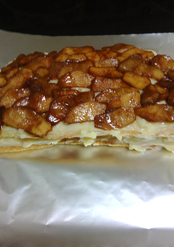 Una foto de Hojaldre relleno con manzanas caramelizadas