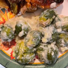 A picture of Brussels sprouts.