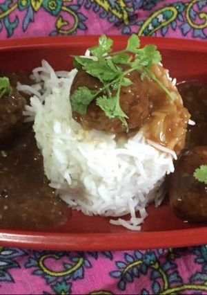 बेक्ड मंचूरियन बोल्स कड़ी के साथ (Baked manchurian bolls with curry recipe in hindi) रेसिपी मुख्य फोटो