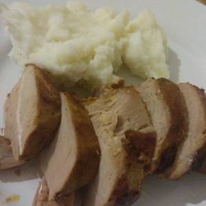 Solomillo marinado con salsa Brava