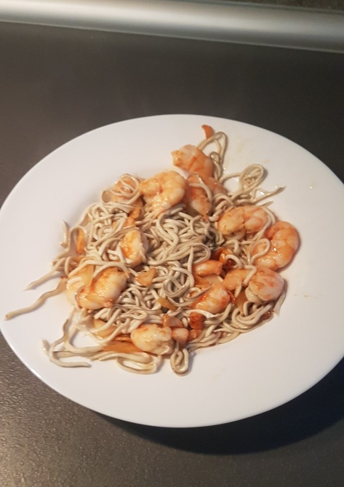 Una foto de Gulas con langostinos