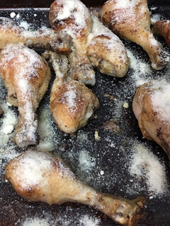 A picture of Garlic Parmesan chicken (wings).