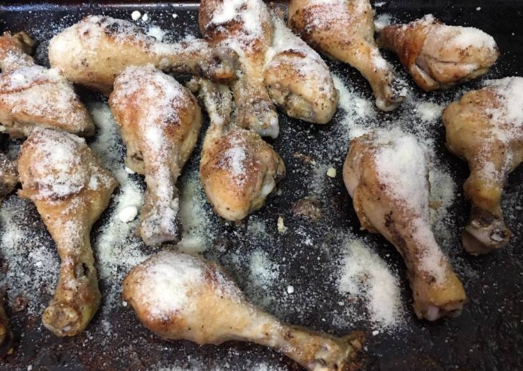 Recipe of Any-night-of-the-week Garlic Parmesan chicken (wings)